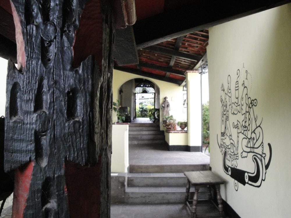 Hotel Museo Mayan Inn Chichicastenango Exterior photo