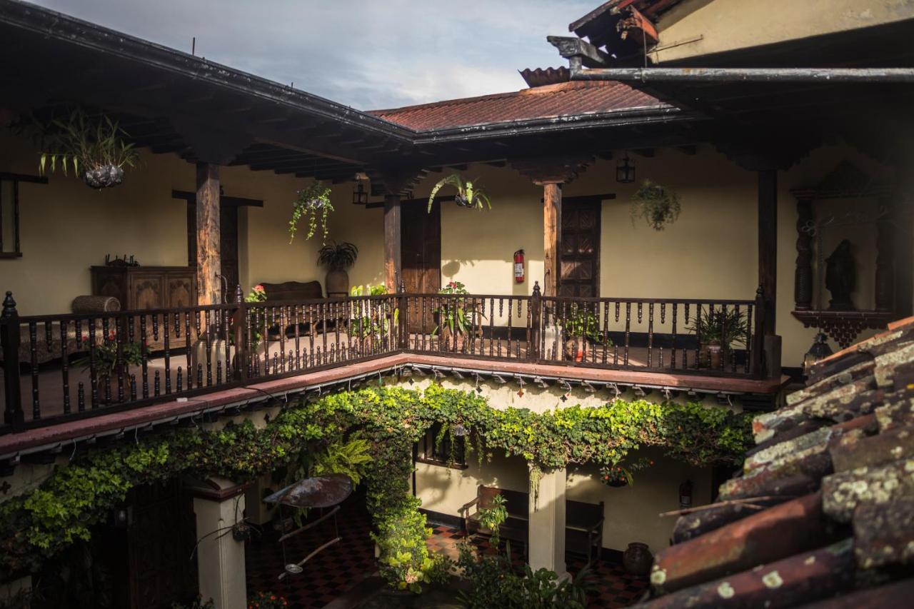 Hotel Museo Mayan Inn Chichicastenango Exterior photo